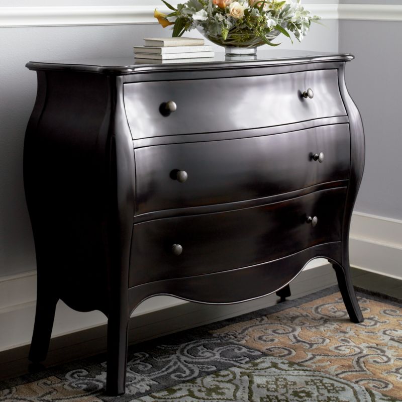 Avery Bombe Chest