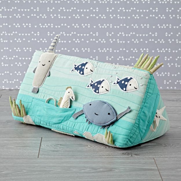 tummy time aquarium