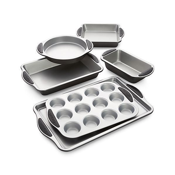 Cuisinart ® 6Piece Nonstick Bakeware Set in Bakeware Crate and Barrel