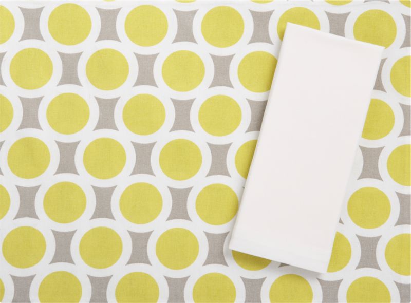 Grier Placemat and Classic White Napkin