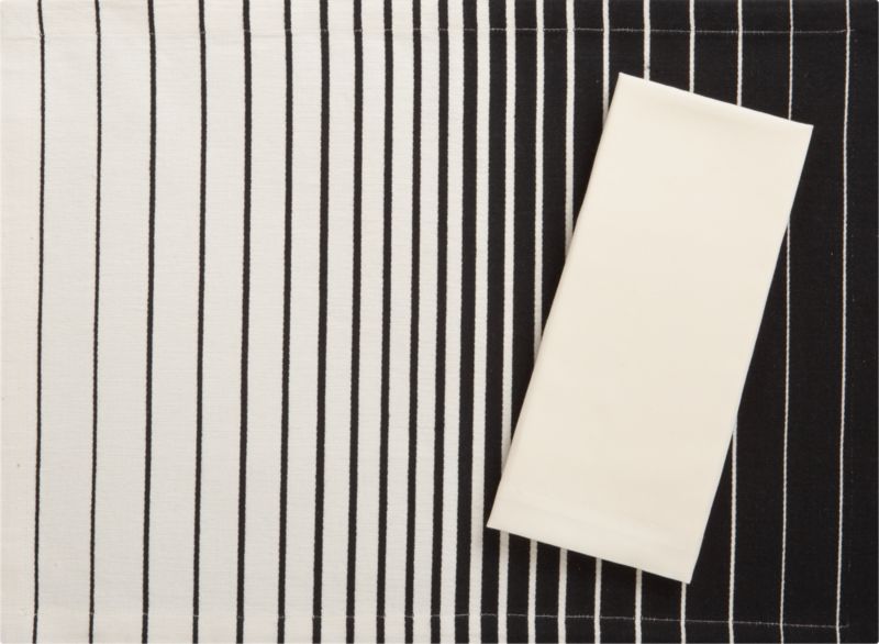 Kelby Placemat and Cotton Cream Napkin