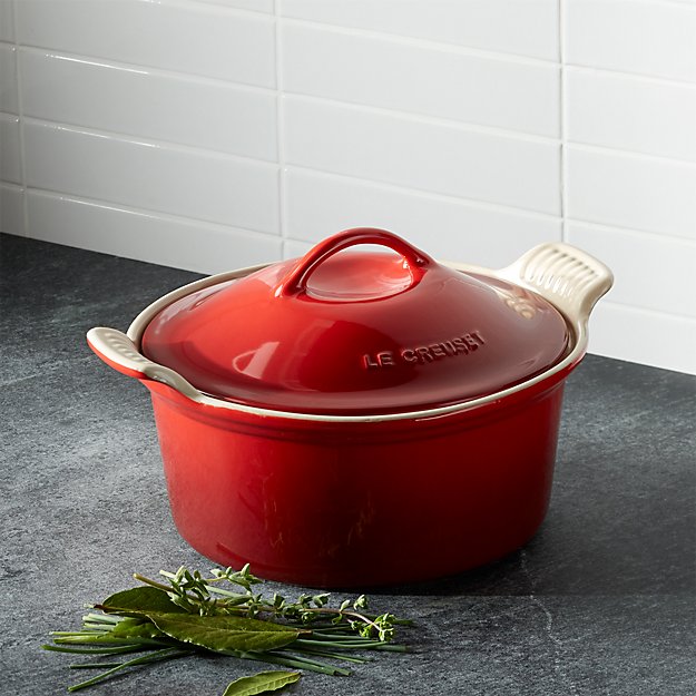 Le Creuset ® Heritage Covered Round Cerise Red Baking Dish Crate and