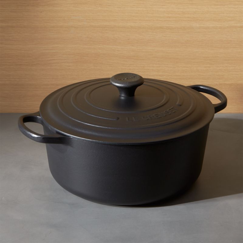 Le Creuset ® Signature 7.25-Qt. Round Licorice French Oven with Lid