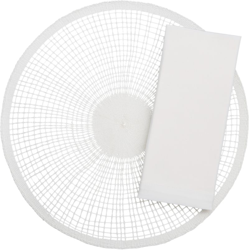 Lula White Placemat and Classic White Napkin
