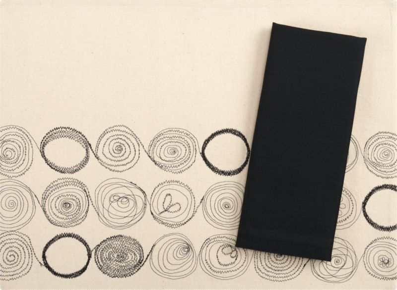 Sketch Placemat and Cotton Black Napkin