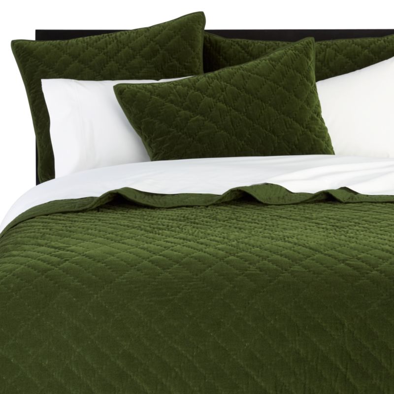 Velvet Pickstitch Pine Bed Linens