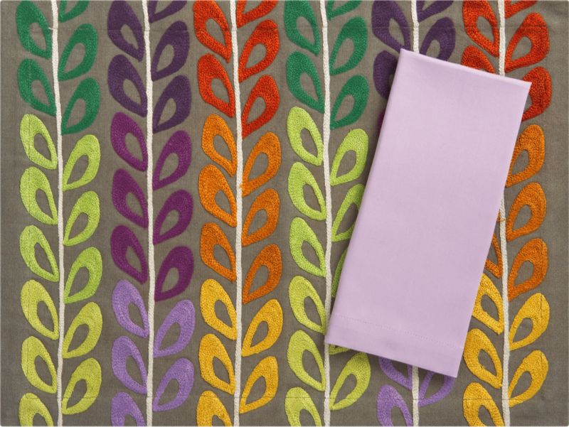 Vines Placemat with Cotton Lavender Napkin