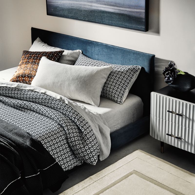 Façade Shadow Velvet King Bed