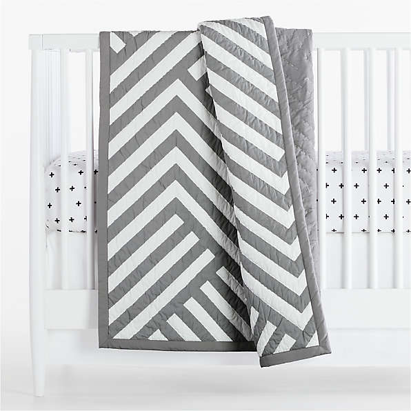white cot quilt
