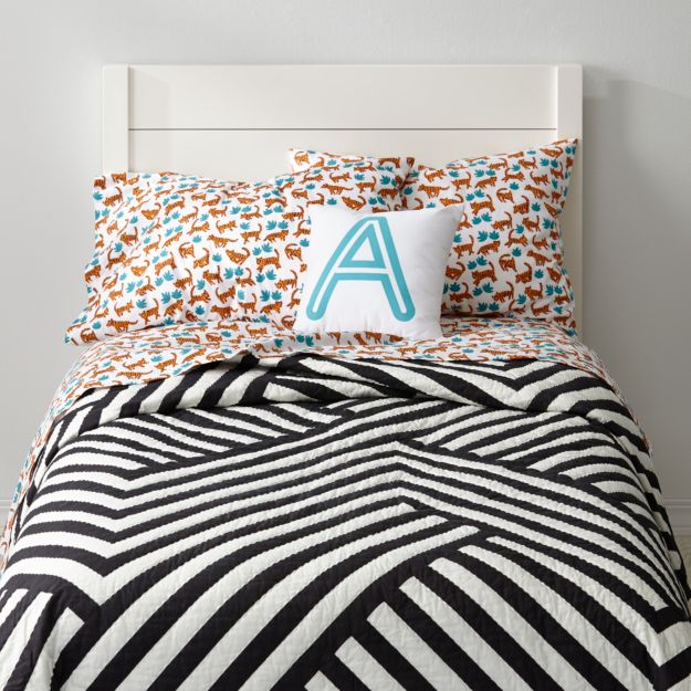 Black and White Geometric Twin Quilt in Kids Quilts & Duvets + Reviews