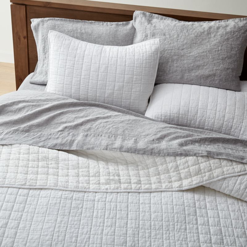 Warm White Belgian Flax Linen Quilt Full/Queen + Reviews | Crate and Barrel