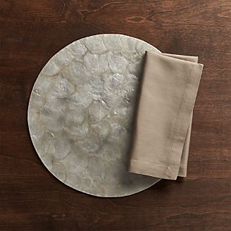 Capiz Reversible Placemat and Fete Brindle Brown Cloth Napkin