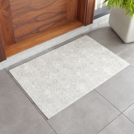 Chilewich Mosaic Grey Woven Floormat 23 X36 Reviews Crate And