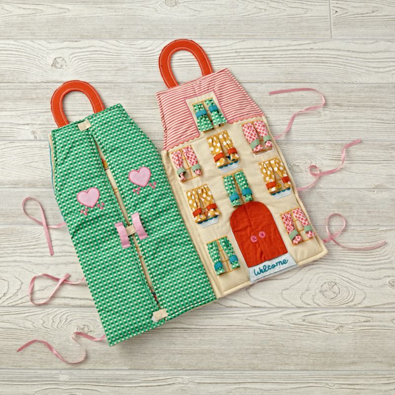 carry home dollhouse