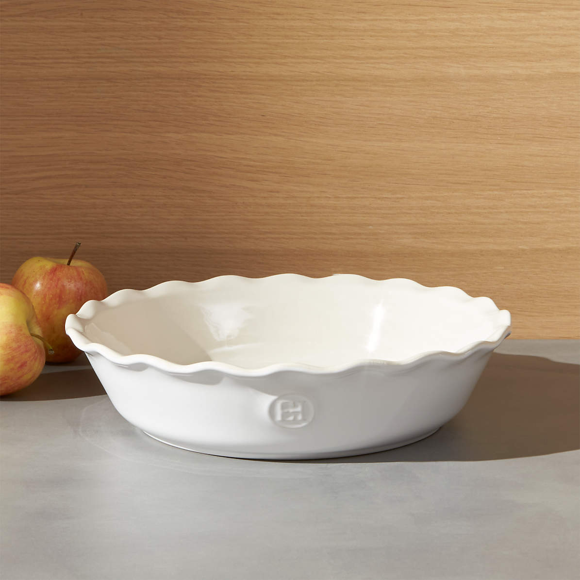 Demon Play Renaissance Winkelcentrum Emile Henry Modern Classic Sugar White Pie Dish + Reviews | Crate and  Barrel Canada