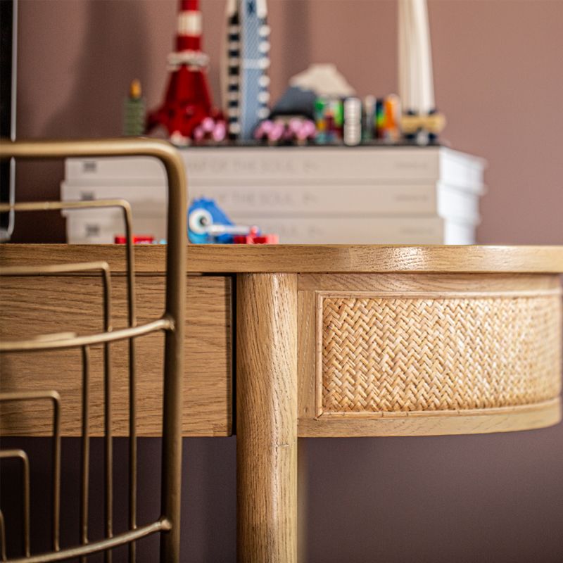 Close Up Desk