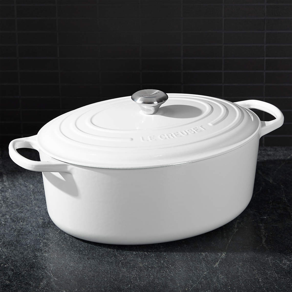 Le Creuset Signature White 9 5 Qt Oval Dutch Oven Reviews Crate And Barrel