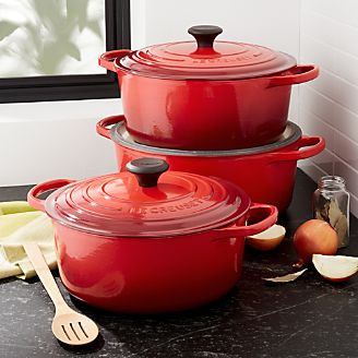 Le Creuset ® Signature Round Cerise Red French Ovens with Lid