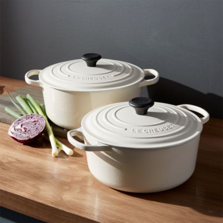 Le Creuset Signature Round Cream Dutch Ovens With Lid Crate And