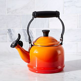 Le Creuset © 1.25-Qt. Demi Flame Tea Kettle