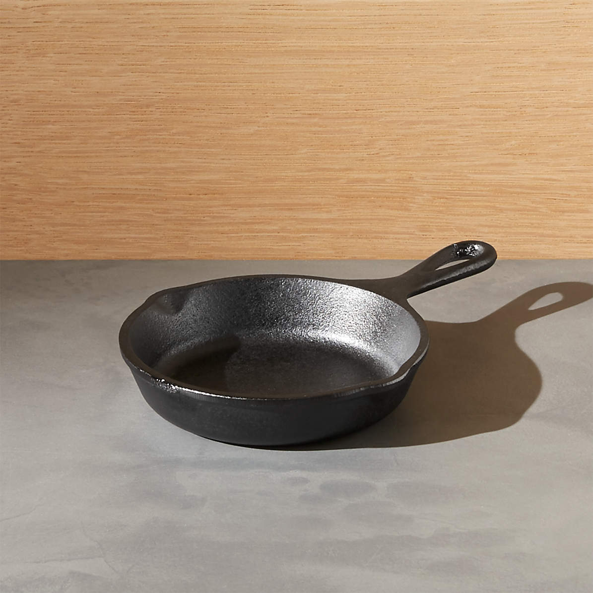 mini frying pan with lid