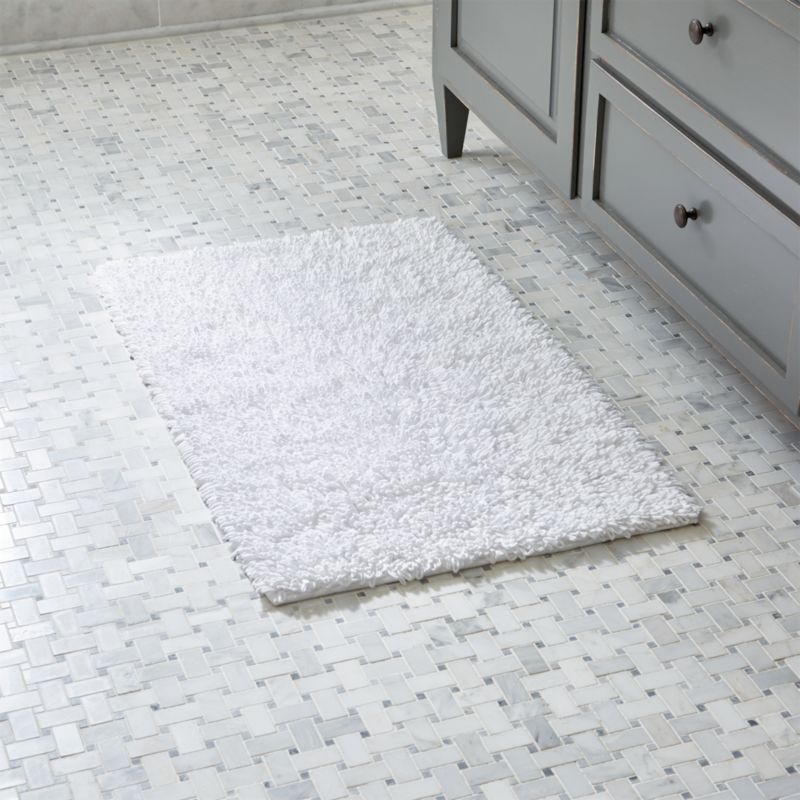 white bath rug