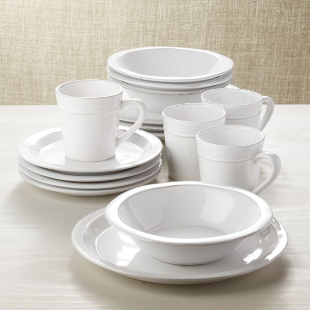 Porcelain Dinnerware Set Buying Guide: 5 Key Factors to Consider