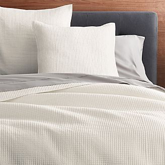 Nora Cream Quilts and Pillow Sham