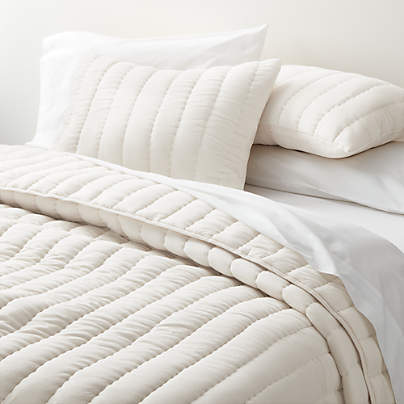 cream quilt bedding