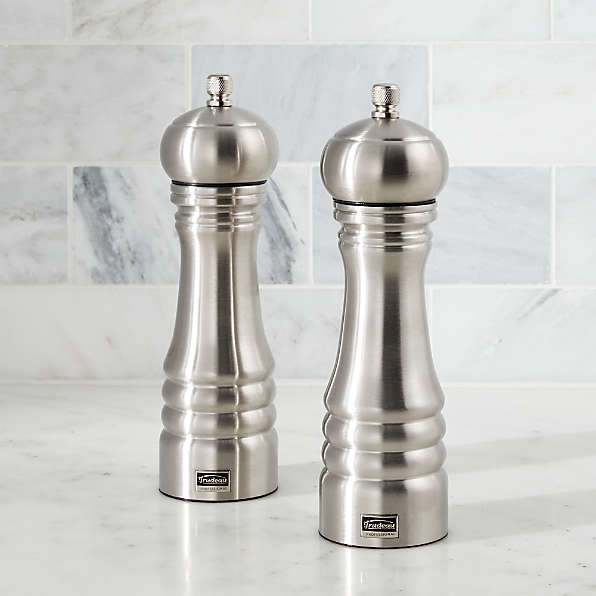 pepper mill salt shaker set