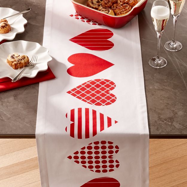 Heart table runner
