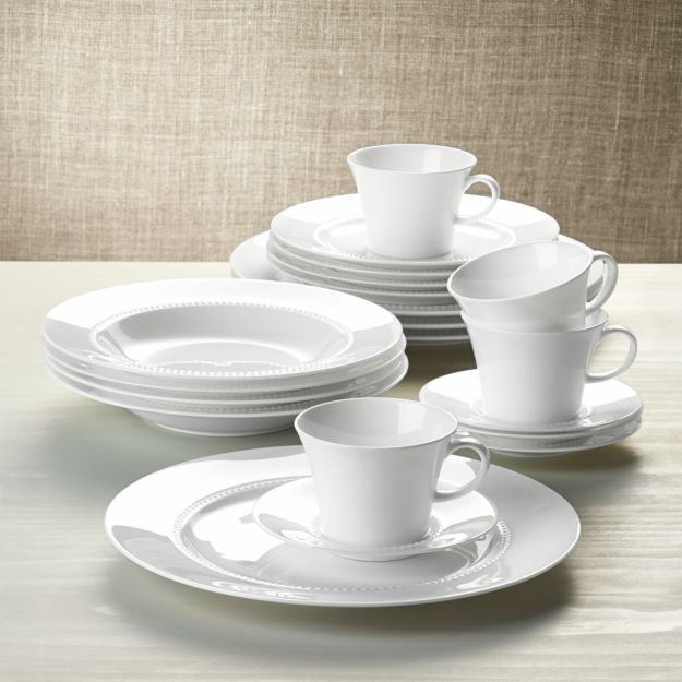 Porcelain Dinnerware Set Buying Guide: 5 Key Factors to Consider