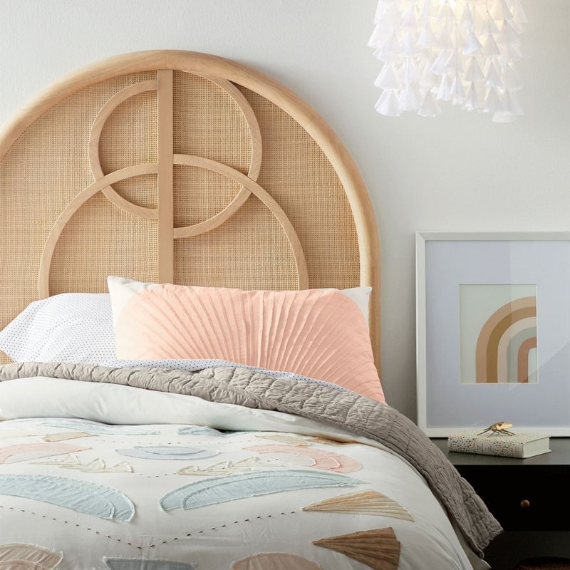 Patterned twin quilt