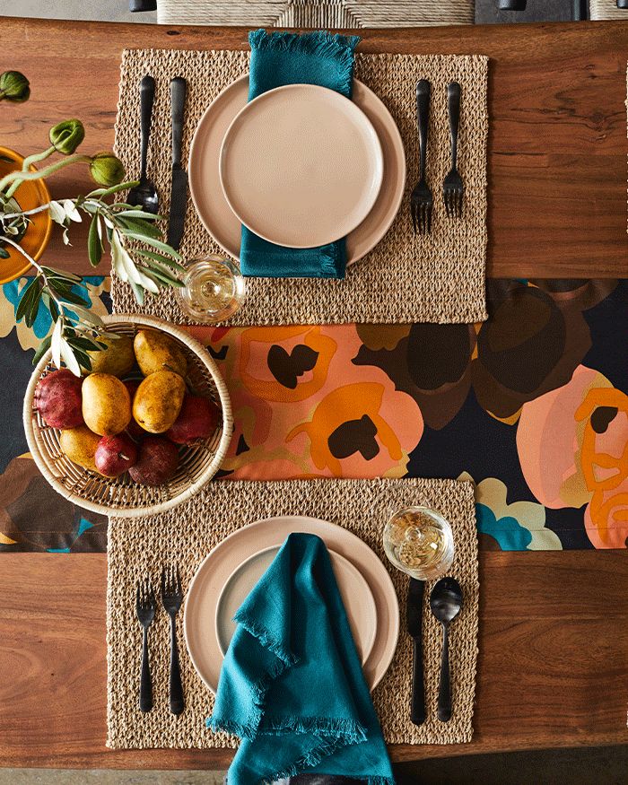 How to Create Animal Print Thanksgiving Tablescape