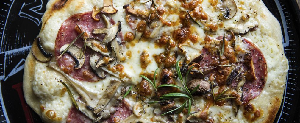 How to Use a Pizza Stone