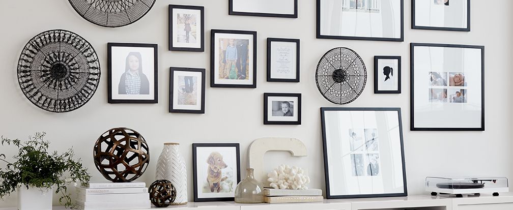 HOW I HANG ITEMS ON MY WALLS: Plates, Art, Wreaths 